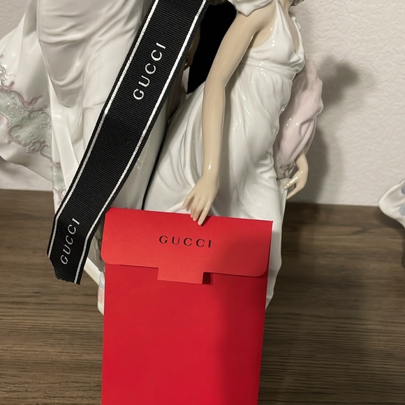 Gucci - Picture 4 of 4